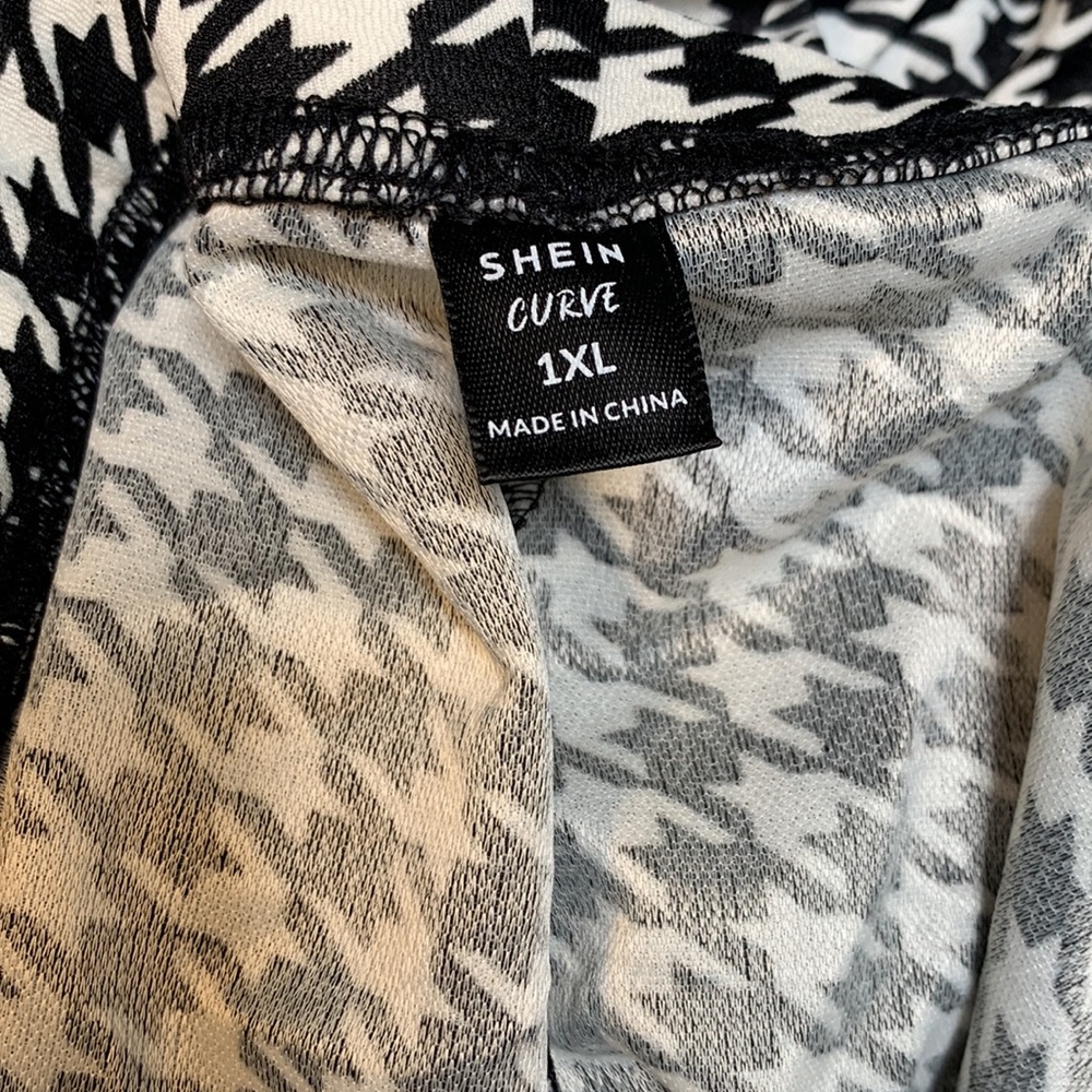 SHEIN Plus Houndstooth Leggings - Picture 2 of 5